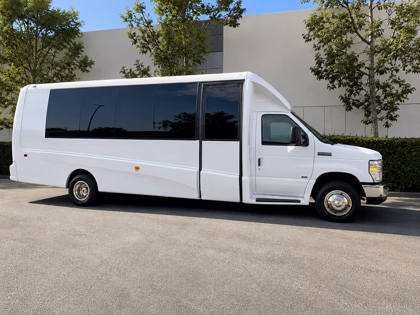 book the perfect ride for your next wine tour 5