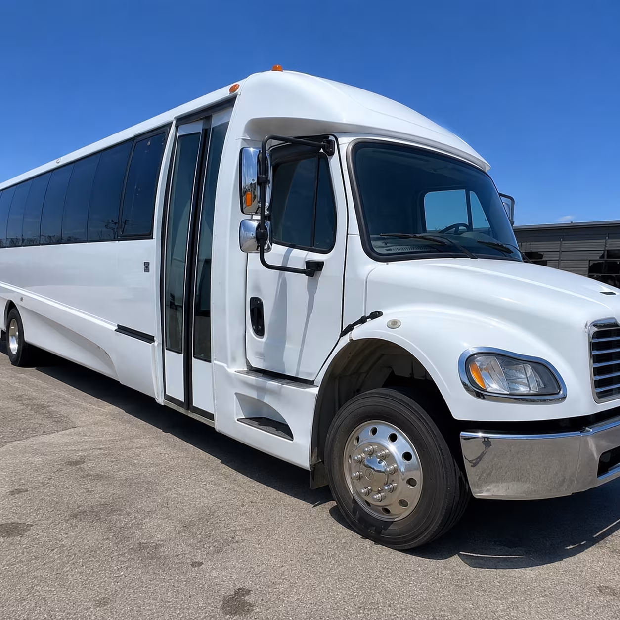 why rent using coronaminibuscompany com